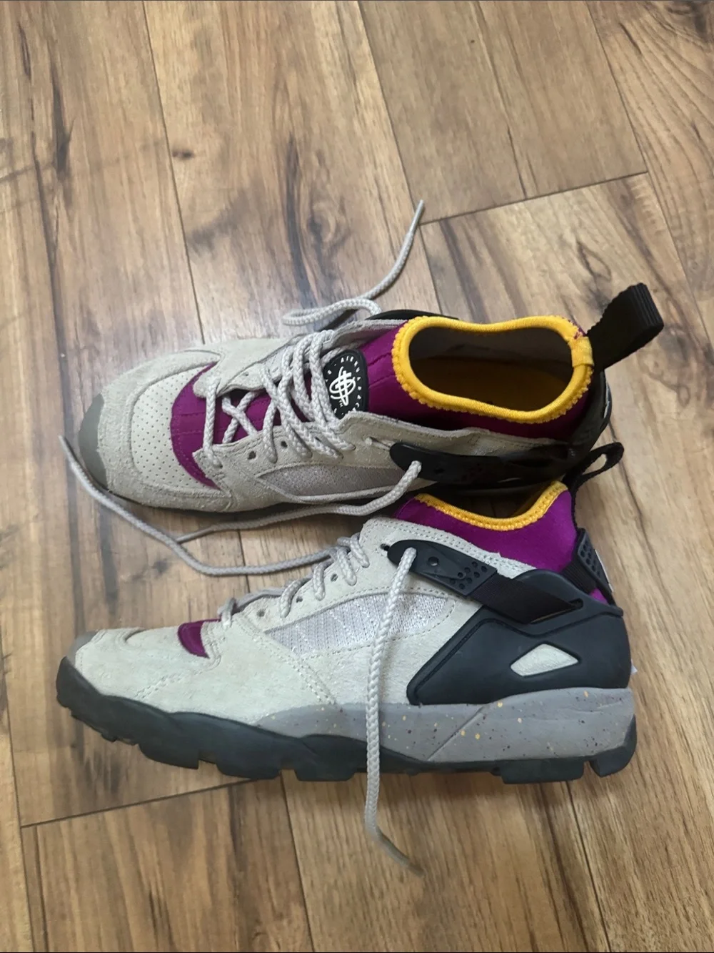 Nike AirRevaderchi Beige and Purple Athletic Shoes big kids size 4.5